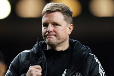 Newcastle United 'ın Eddie Howe teknik direktörü, 30 Aralık 2025 tarihinde Burnley - Newcastle United maçı öncesinde stadyuma geldi.