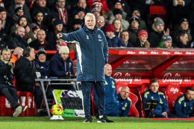 Everton 'ın David Moyes teknik direktörü 30 Aralık 2025' te Nottingham Forest, Everton 'a karşı oynadığı Premier League maçında takım talimatlarını verir.