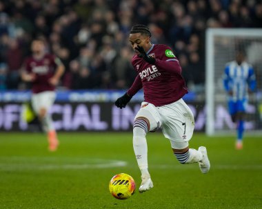 West Ham United takımından Crysencio Summerville, 30 Aralık 2025 'te Londra Stadyumu' nda oynanan Premier League maçında West Ham United, Brighton ve Hove Albion maçında topu aldı.