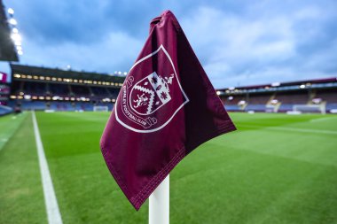 Burnley köşe bayrağı Premier Lig karşılaşması öncesinde Burnley, Newcastle United 'a karşı Turf Moor, Burnley, İngiltere, 30 Aralık 2025