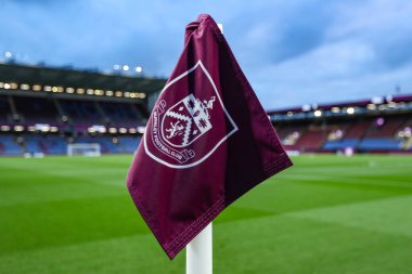 Burnley köşe bayrağı Premier Lig karşılaşması öncesinde Burnley, Newcastle United 'a karşı Turf Moor, Burnley, İngiltere, 30 Aralık 2025