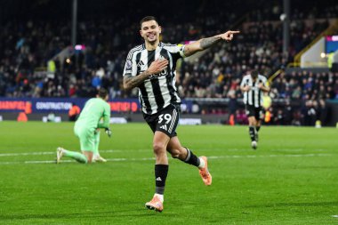 Newcastle United takımından Bruno Guimaraes 30 Aralık 2025 tarihinde Burnley ile Newcastle United arasında oynanan Premier League maçında 1-3 'lük skorla galibiyetini kutluyor.