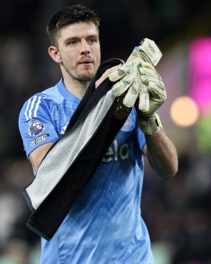 Newcastle United takımından Nick Pope 30 Aralık 2025 'te Burnley - Newcastle United maçında taraftarlarını alkışladı.