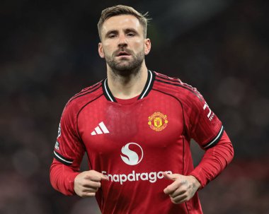 Manchester United 'ın Manchester United ile Wolverhampton Wanderers maçında 30 Aralık 2025' te Old Trafford, Manchester, İngiltere 'de karşılaşan Luke Shaw.