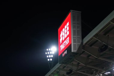 Brentford 'un Premier Lig karşılaşması öncesinde skor tabelası Brentford Tottenham Hotspur' a karşı Gtech Community Stadyumu, Londra, 1 Ocak 2026