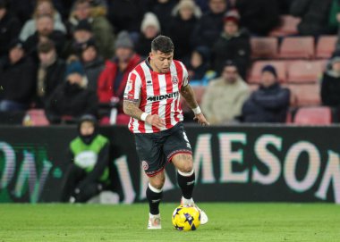 Sheffield United takımından Gustavo Hamer 1 Ocak 2026 'da Bramall Lane, Sheffield, İngiltere' de oynanan Sheffield United - Leicester City maçında topu aldı.