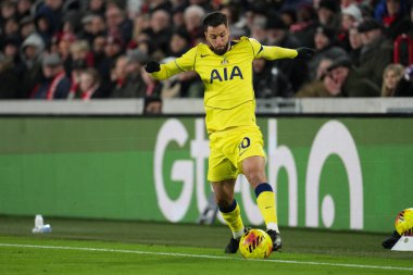 Tottenham Hotspur takımından Rodrigo Bentancur Premier Lig maçında Brentford Tottenham Hotspur 'a karşı Gtech Community Stadyumu, Londra, 1 Ocak 2026