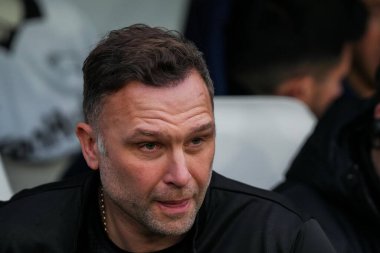 Derby County 'nin John Eustace teknik direktörü Sky Bet Şampiyonası maçında Derby County, Pride Park Stadyumu' nda 1 Ocak 2026 'da Middlesbrough' a karşı.