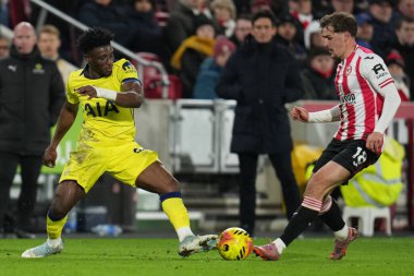Tottenham Hotspur 'dan Mohammed Kudus ve Brentford' dan Yehor Yarmolyuk Premier Lig karşılaşmasında Brentford Tottenham Hotspur 'a karşı Gtech Community Stadyumu, Londra, 1 Ocak 2026