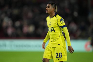 Tottenham Hotspur takımından Wilson Odobert Premier League maçında Brentford Tottenham Hotspur 'a karşı Gtech Community Stadyumu, Londra, 1 Ocak 2026