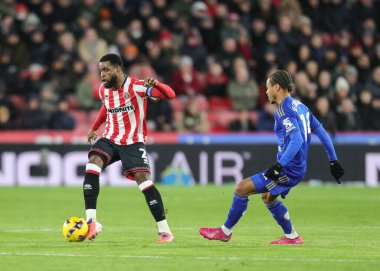 Japhet Tanganga of Sheffield United passes the ball during the Sky Bet Championship match Sheffield United vs Leicester City at Bramall Lane, Sheffield, United Kingdom, 1st January 2026
