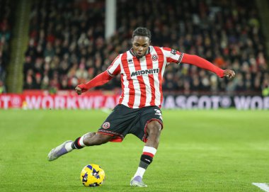 Sheffield United takımından Femi Seriki, 1 Ocak 2026 'da İngiltere' nin Bramall Lane kentinde oynanan Sheffield United - Leicester City maçında pas attı.