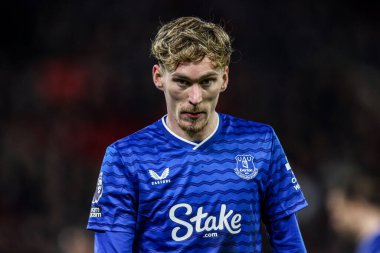 Everton 'dan James Garner Premier League maçı sırasında Nottingham Forest, Everton' a karşı City Ground, Nottingham, İngiltere, 30 Aralık 2025