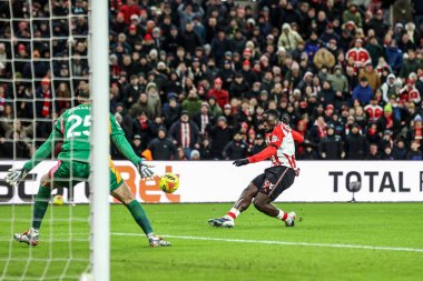 Brian Brobbey of Sunderland takes a shot on goal during the Premier League match Sunderland vs Manchester City at Stadium Of Light, Sunderland, United Kingdom, 1st January 2026