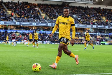 Fer Lopez of Wolverhampton Wanderers protects the ball during the Premier League match Wolverhampton Wanderers vs West Ham United at Molineux, Wolverhampton, United Kingdom, 3rd January 2026