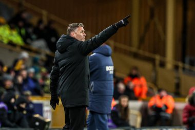 Wolverhampton Wanderers takımının teknik direktörü Rob Edwards, Premier League maçında Wolverhampton Wanderers 'ın 3 Ocak 2026' da Molineux, Wolverhampton 'da West Ham United' a karşı oynadığı maçta takım talimatlarını verdi.