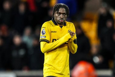 Wolverhampton Wanderers takımından Mateus Mane, Premier League maçından sonra taraftarları alkışlıyor: Wolverhampton Wanderers - West Ham United - Molineux, Wolverhampton, Birleşik Krallık, 3 Ocak 2026