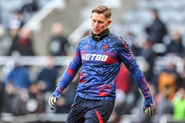 Kristal Saray kalecisi Dean Henderson Premier Lig maçı sırasında İngiltere, Newcastle 'da 4 Ocak 2026' da oynanan St.James 's Park' taki Newcastle United-Crystal Palace maçında ısınma turunda...