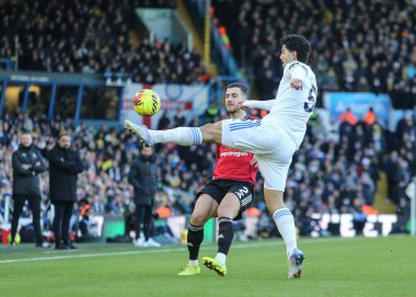 Pascal Struijk of Leeds United controls the ball during the Premier League match Leeds United vs Manchester United at Elland Road, Leeds, United Kingdom, 4th January 2026