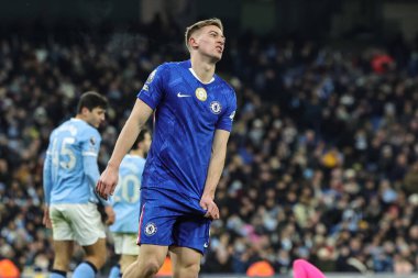 Liam Delap of Chelsea reacts after a missed chance on goal during the Premier League match Manchester City vs Chelsea at Etihad Stadium, Manchester, United Kingdom, 4th January 2026