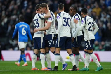 Ben Davies of Tottenham Hotspur scores to make it 1-0 during the Premier League match Tottenham Hotspur vs Sunderland at Tottenham Hotspur Stadium, London, United Kingdom, 4th January 2026