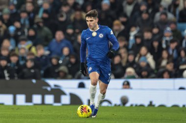 Chelsea 'den Pedro Neto Premier Lig karşılaşmasında topu Manchester City ile Chelsea' ye karşı Etihad Stadyumu 'nda 4 Ocak 2026' da atıyor.