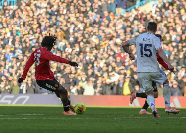 Manchester United takımından Patrick Dorgu, İngiltere 'nin Leeds Road kentinde oynanan Premier Lig maçında gol attı.