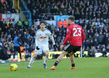 Brenden Aaronson of Leeds United passes the ball during the Premier League match Leeds United vs Manchester United at Elland Road, Leeds, United Kingdom, 4th January 2026