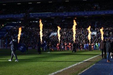 Birmingham City, St. Andrew 's @ Knighthead Park, Birmingham, İngiltere, 4 Ocak 2026' da Coventry City 'e karşı oynadığı Gökyüzü İddia Şampiyonası maçında sahaya çıkan alevler