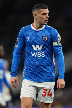 Premier Lig karşılaşmasında Sunderland 'dan Granit Xhaka Tottenham Hotspur' a karşı Tottenham Hotspur Stadyumu, Londra, 4 Ocak 2026