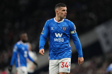 Premier Lig karşılaşmasında Sunderland 'dan Granit Xhaka Tottenham Hotspur' a karşı Tottenham Hotspur Stadyumu, Londra, 4 Ocak 2026