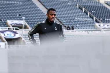 Joe Willock of Newcastle United arrives during the Premier League match Newcastle United vs Crystal Palace at St. James's Park, Newcastle, United Kingdom, 4th January 2026