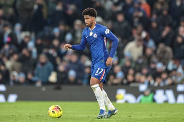 Chelsea 'den Andrey Santos Premier Lig maçında topu Manchester City ile Chelsea' ye karşı Etihad Stadyumu, Manchester, İngiltere, 4 Ocak 2026