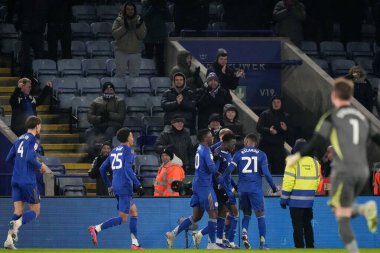 Leicester City 'den Abdul Fatawu, 5 Ocak 2026' da King Power Stadyumu, Leicester 'da oynanan Leicester City-West Bromwich Albion maçında 2-1 kazanma hedefini kutluyor.