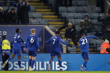 Leicester City 'den Abdul Fatawu, 5 Ocak 2026' da King Power Stadyumu, Leicester 'da oynanan Leicester City-West Bromwich Albion maçında 2-1 kazanma hedefini kutluyor.