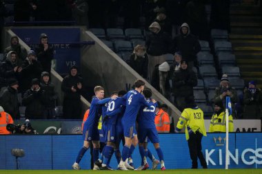 Leicester City 'den Abdul Fatawu, 5 Ocak 2026' da King Power Stadyumu, Leicester 'da oynanan Leicester City-West Bromwich Albion maçında 2-1 kazanma hedefini kutluyor.