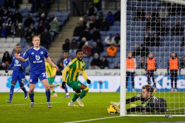 Leicester City kalecisi Jakub Stolarczyk, 5 Ocak 2026 'da King Power Stadyumu' nda Leicester City ile West Bromwich Albion arasındaki Sky Bet Şampiyonası maçında kurtarıyor.