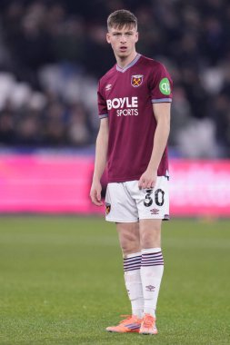 Premier Lig karşılaşmasında West Ham United 'tan Ollie Scarles Londra Stadyumu' nda Nottingham Forest 'a karşı 6 Ocak 2026' da oynamıştır.