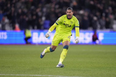 West Ham United takımından Alphonse Areola, 6 Ocak 2026 'da Londra Stadyumu' nda oynanan Premier League maçında West Ham United ve Nottingham Forest maçını kutluyor.