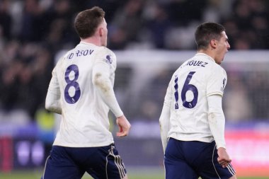 Nottingham Ormanı 'ndan Nicols Domnguez, Premier League maçında 6 Ocak 2026' da Londra Stadyumu 'nda West Ham United ve Nottingham Forest maçında golü kutladı.