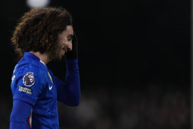 Chelsea 'li Marc Cucurella, Premier League maçında kırmızı karttan sonra çıktı Fulham Chelsea' ye karşı Craven Cottage, Londra, İngiltere, 7 Ocak 2026