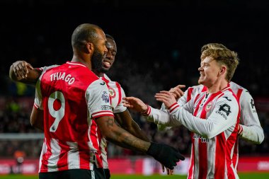 Brentford 'dan Igor Thiago, Premier League maçı Brentford Sunderland' a karşı 7 Ocak 2026 'da Londra' daki Gtech Community Stadyumu 'nda oynanan maçta 1-0 kazanma hedefini kutluyor.