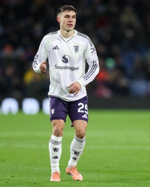 Manchester United 'dan Manuel Ugarte Premier Lig karşılaşmasında Burnley Manchester United' a karşı Turf Moor, Burnley, İngiltere, 7 Ocak 2026