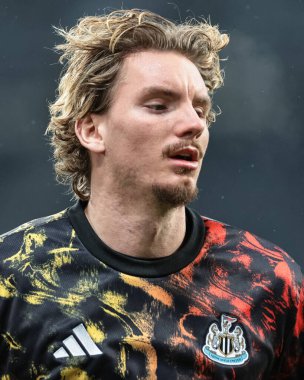 Newcastle United 'dan Nick Woltemade Premier League maçı sırasında İngiltere' nin Newcastle şehrinde oynanan St.James 's Park' ta oynanan Newcastle United maçında ısınma turunda