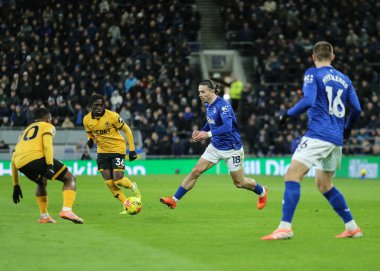 Everton 'dan Jack Grealish Premier Lig maçında topu geçti Everton, Wolverhampton Wanderers' a karşı Hill Dickinson Stadyumu, Liverpool, İngiltere, 7 Ocak 2026