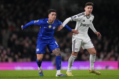 Chelsea 'den Enzo Fernnndez ve Fulham' dan Tom Cairney Premier Lig maçında Fulham Chelsea 'ye karşı Craven Cottage, Londra, İngiltere, 7 Ocak 2026