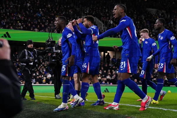 Chelsea 'li oyuncular Premier League maçında golü kutluyorlar Fulham Chelsea' ye karşı Craven Cottage, Londra, İngiltere, 7 Ocak 2026