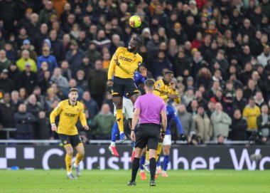 Wolverhampton Wanderers takımından Tolu Arokodare Premier Lig maçında Everton, Wolverhampton Wanderers 'a karşı 7 Ocak 2026' da Liverpool 'daki Liverpool Stadyumu' nda yüksek topu kazandı.
