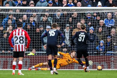 Everton 'dan James Garner, Birleşik Krallık' ın Liverpool kentindeki Hill Dickinson Stadyumu 'nda oynanan üçüncü tur müsabakasında 1-1 berabere kaldığı için penaltı aldı.
