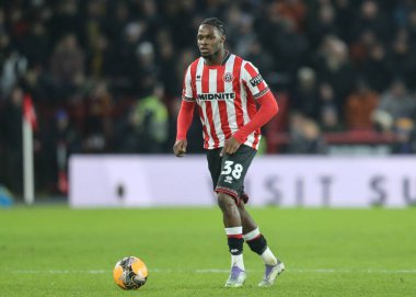 Sheffield United takımından Alex Matos, 11 Ocak 2026 tarihinde Sheffield, İngiltere 'deki Bramall Lane, Mansfield Town maçında Sheffield United ile oynanan üçüncü tur karşılaşmasında topu aldı.